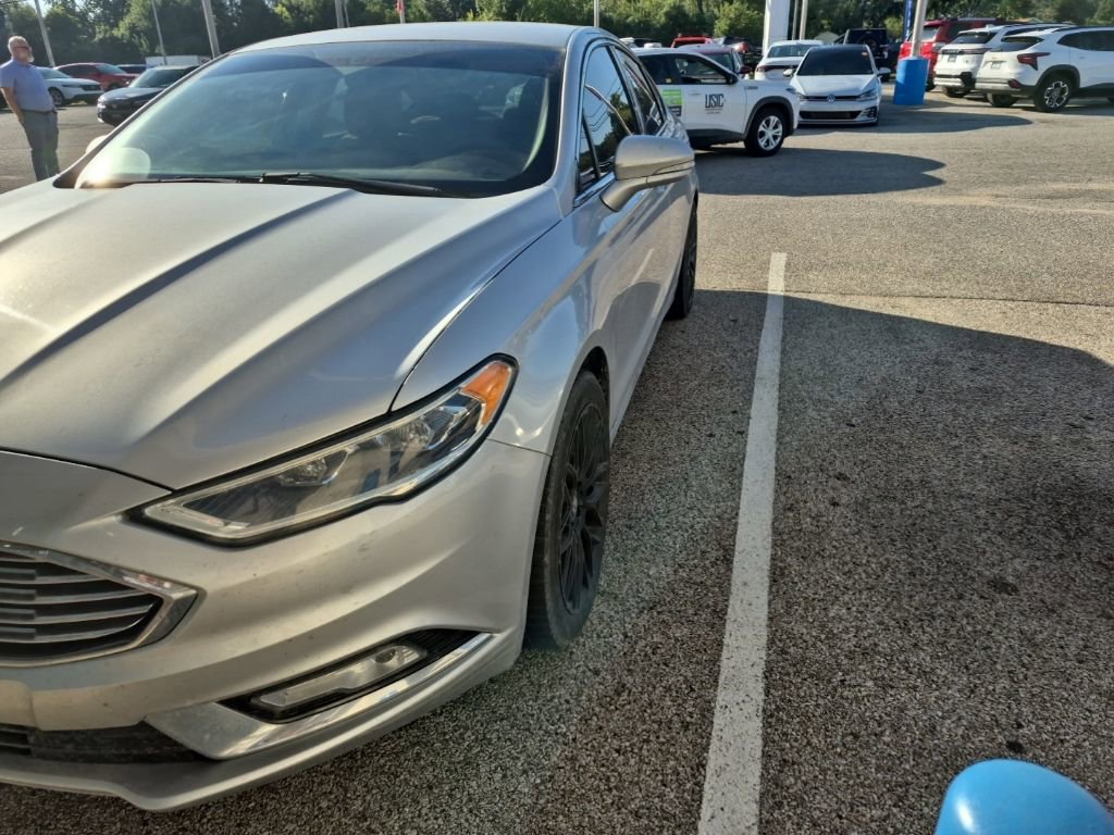 2017 Ford Fusion Titanium photo 2