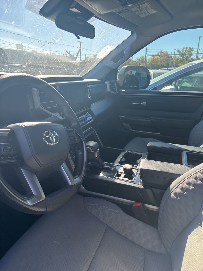 2023 Toyota Tundra SR5 CrewMax photo 2