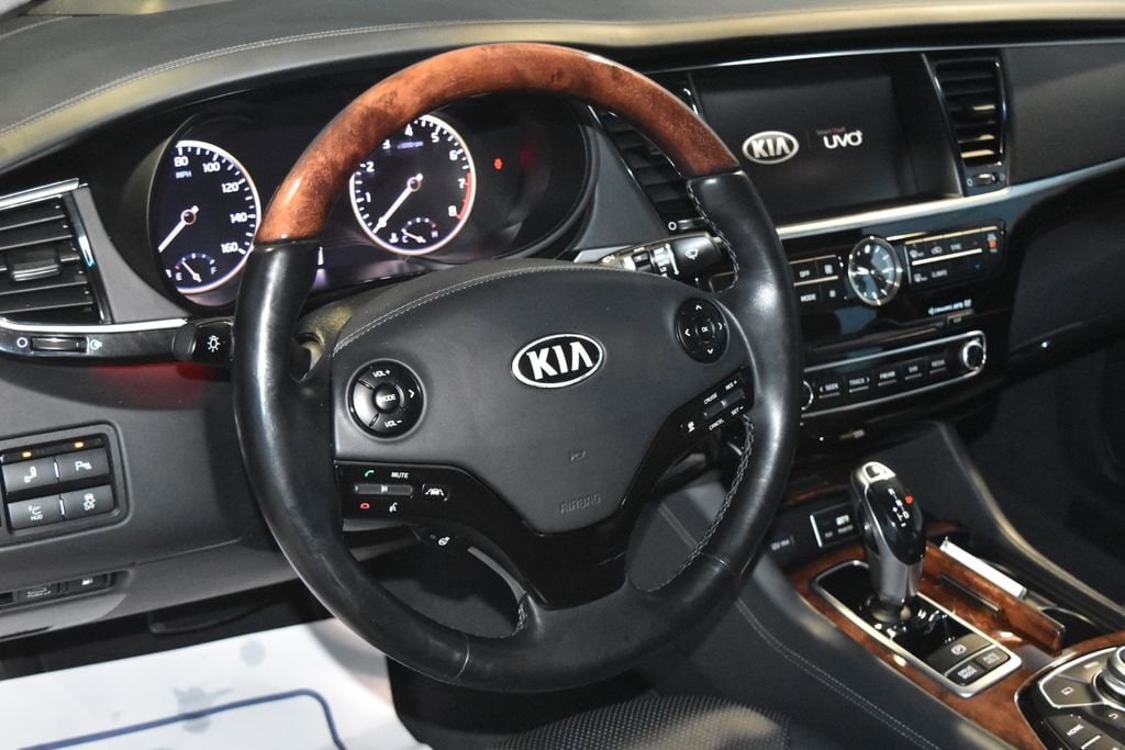 Used 2015 Kia K900 Luxury 4D Sedan