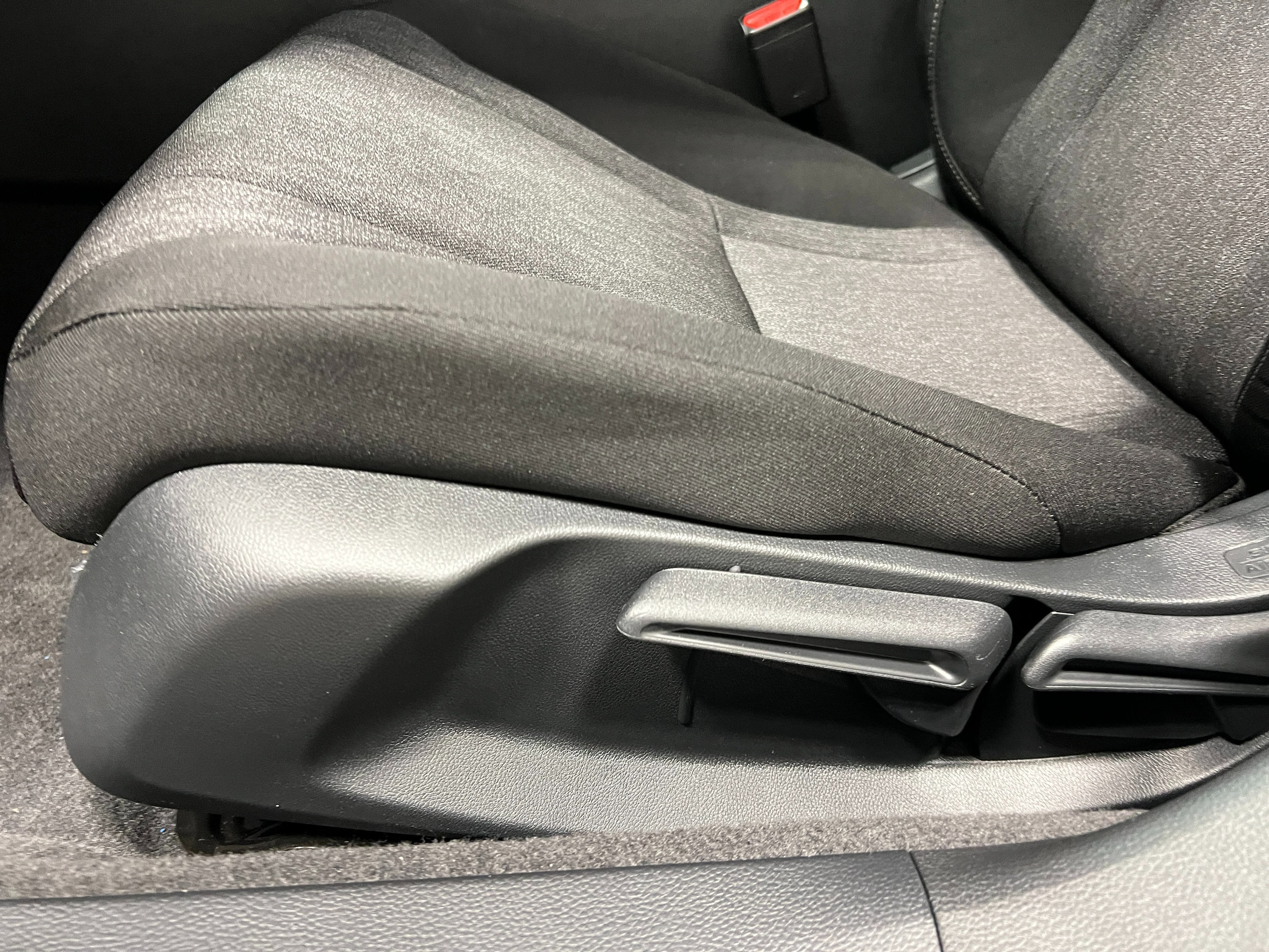 2025 Honda Accord LX - Photo 12