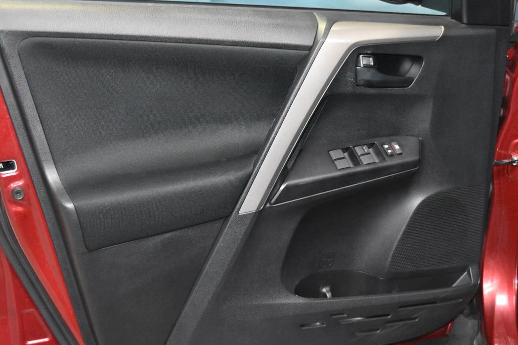 2018 Toyota RAV4 LE Sport photo 3