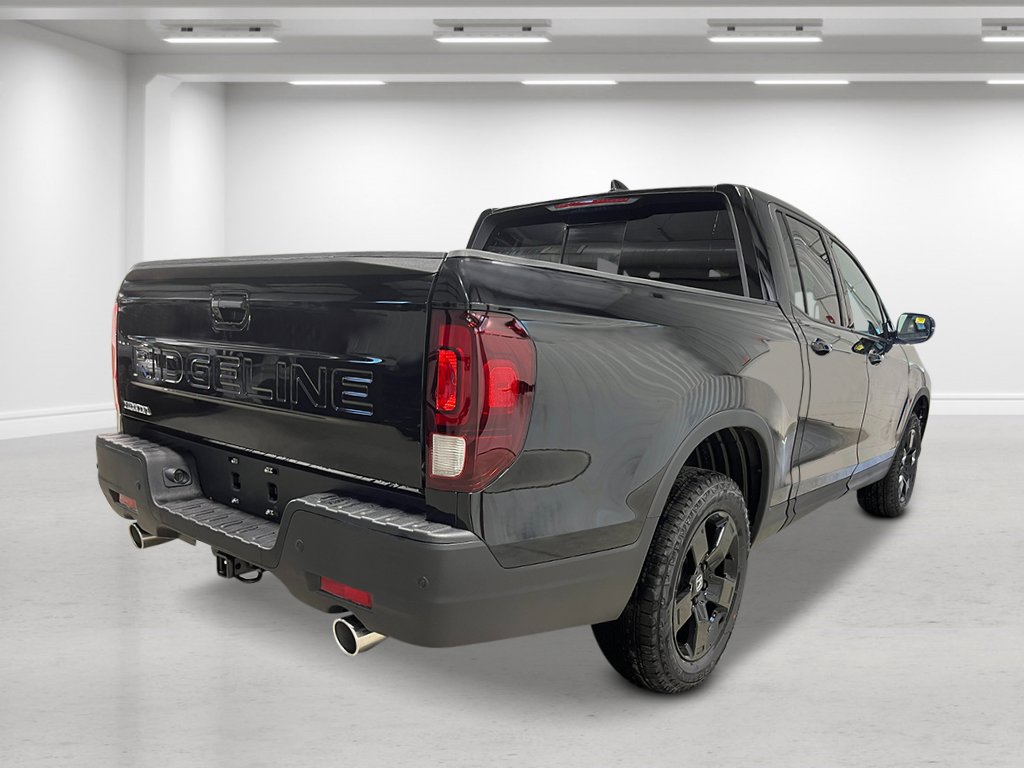 2026 Honda Ridgeline Black Edition photo 2