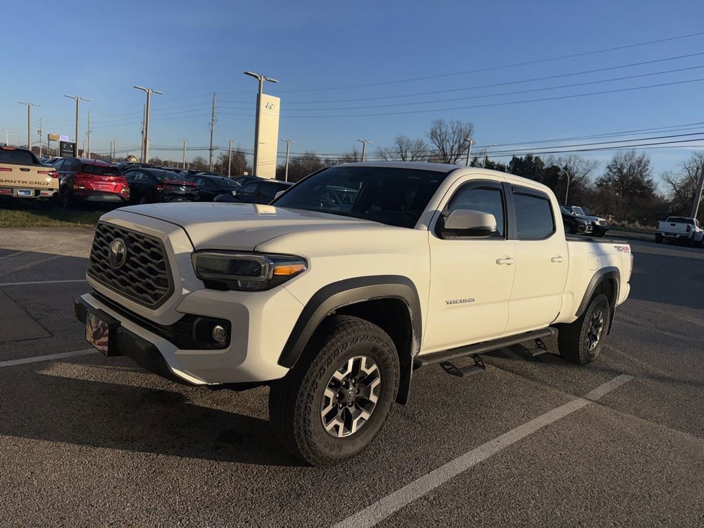2023 Toyota Tacoma TRD Off-Road Double Cab photo 2