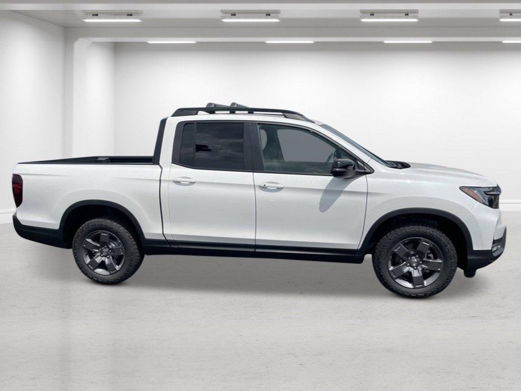 2025 Honda Ridgeline TrailSport photo 2