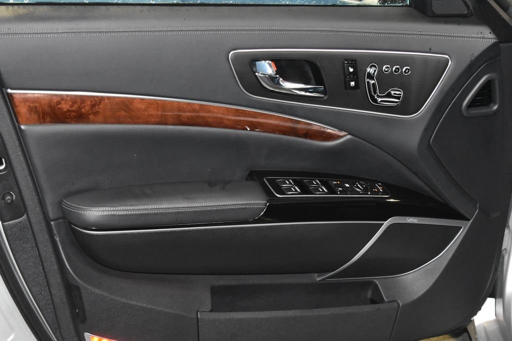 Used 2015 Kia K900 Luxury 4D Sedan