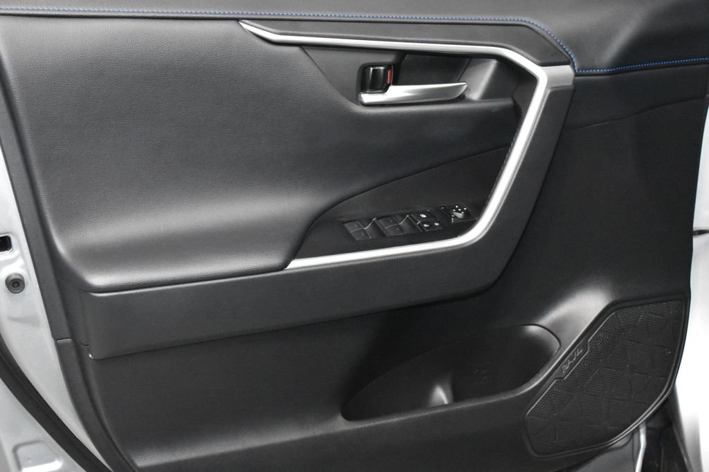 2023 Toyota RAV4 Hybrid XSE Sport photo 3
