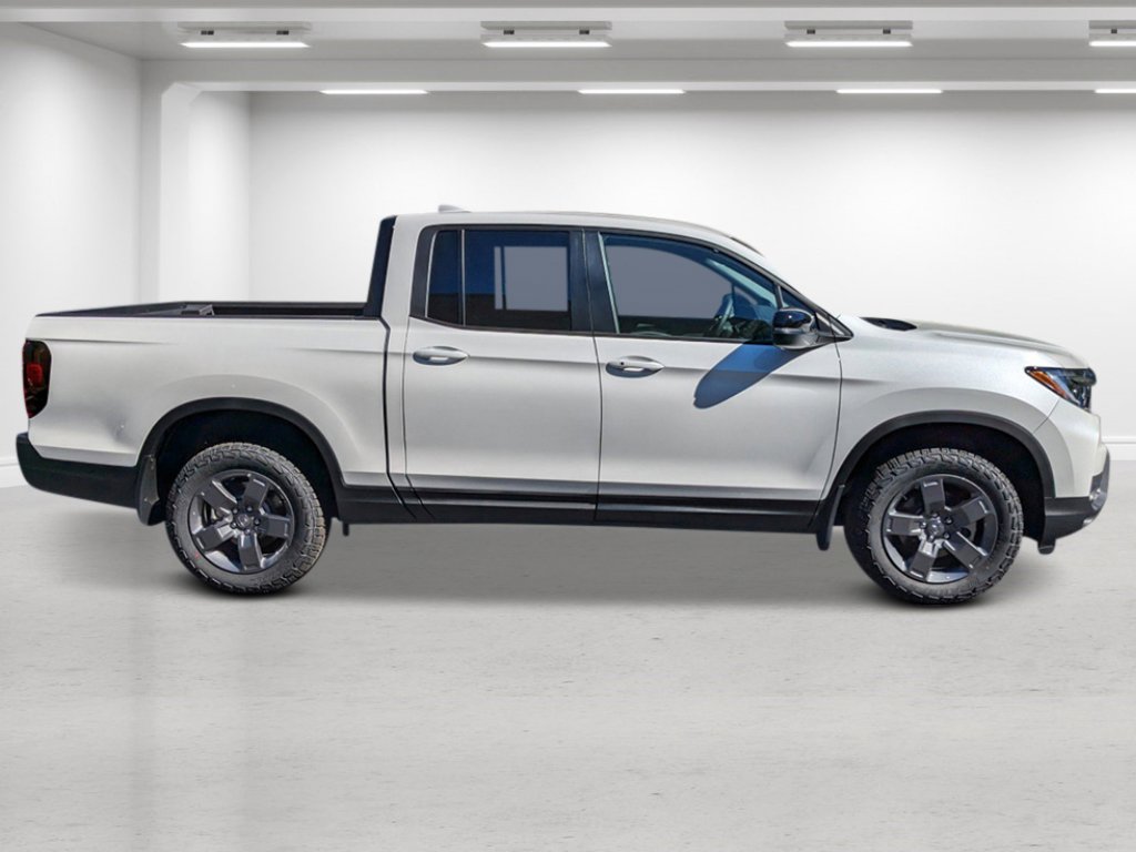 2025 Honda Ridgeline TrailSport photo 2