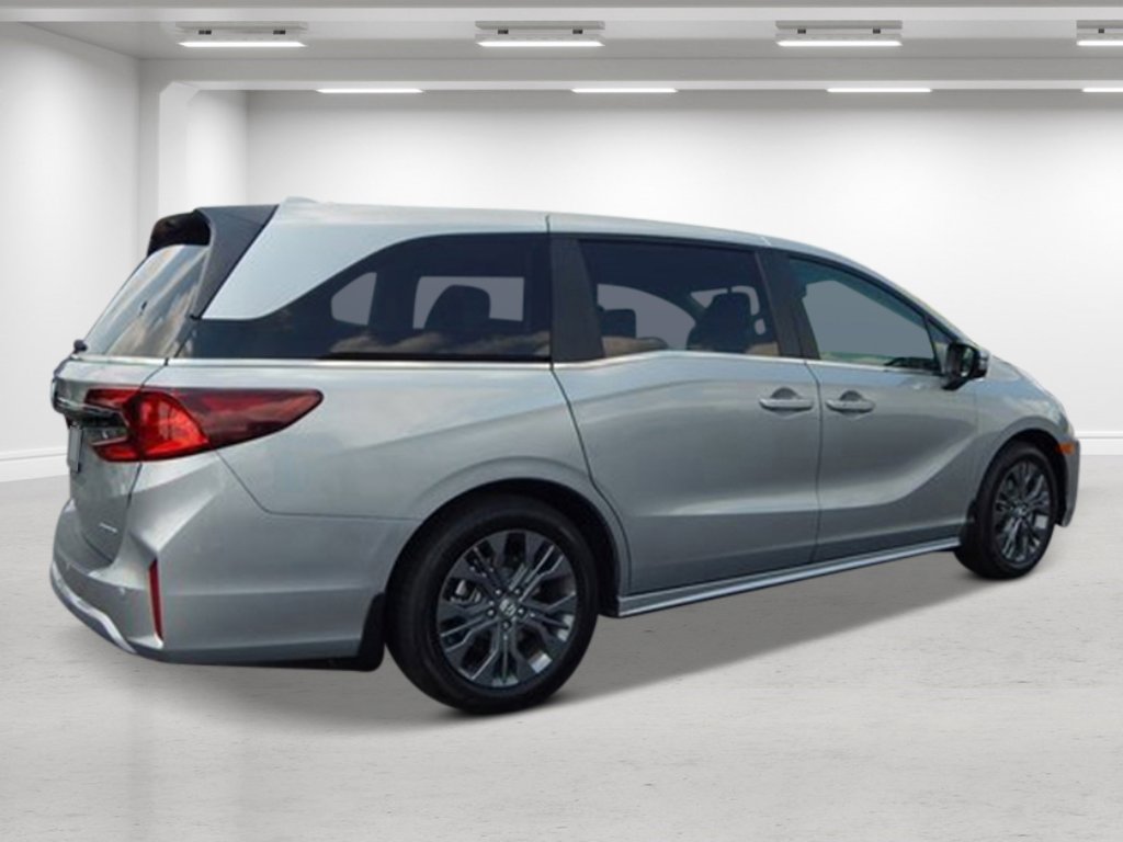 2026 Honda Odyssey Touring photo 3