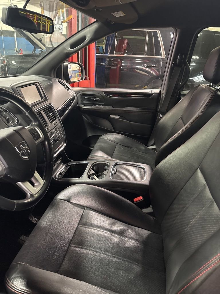 2018 Dodge Grand Caravan GT photo 2