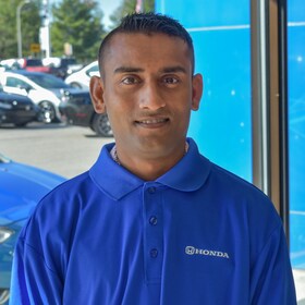 Staff member Alex Patel from ID_4e13c5212771