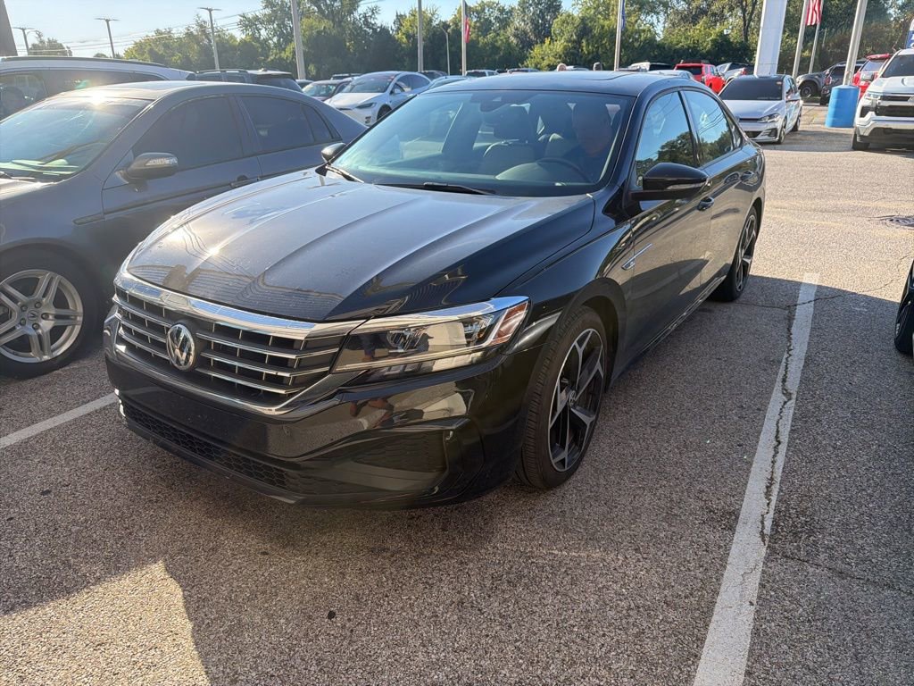 2021 Volkswagen Passat 2.0T R-Line photo 3