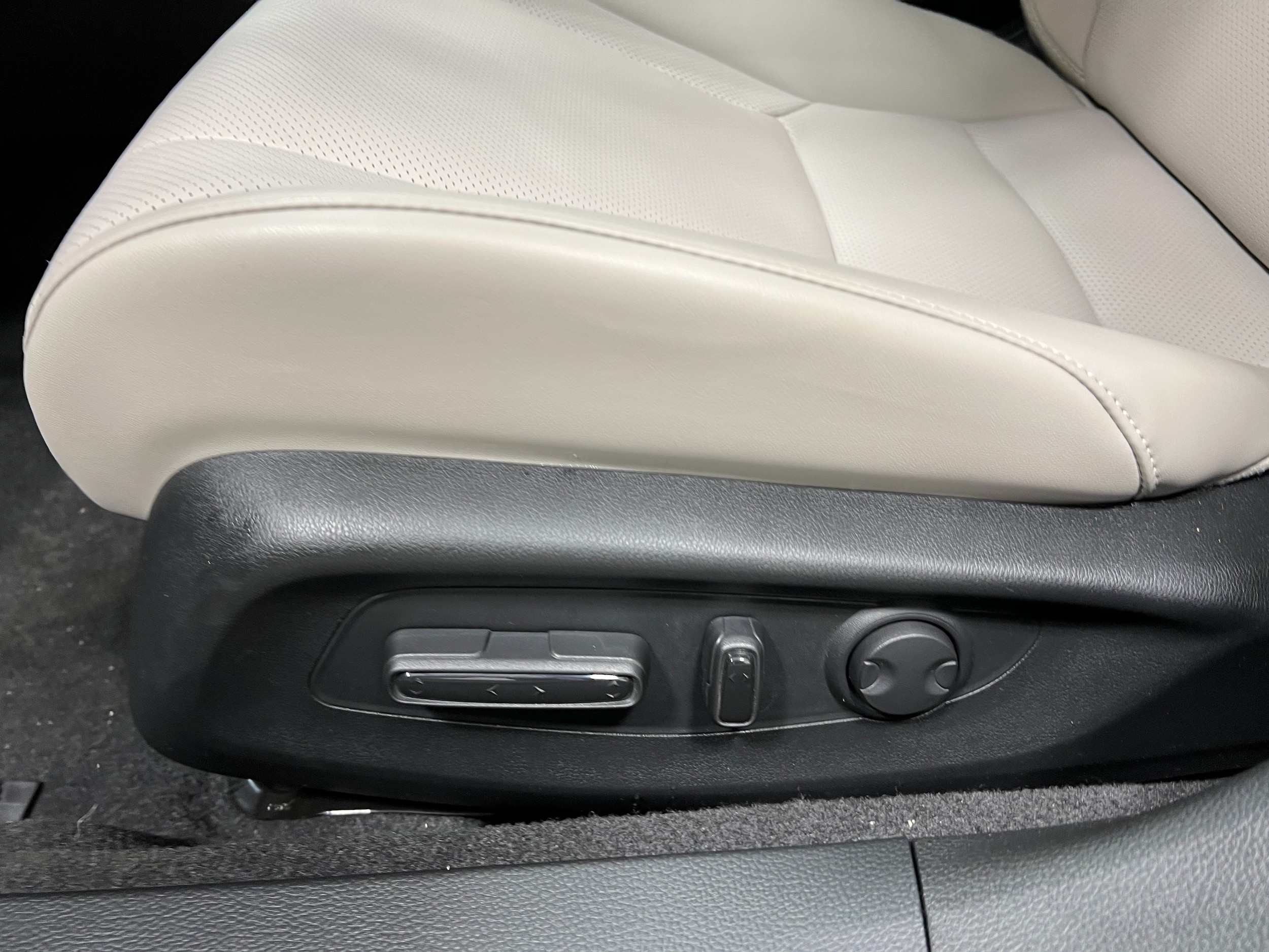 2025 Honda Accord Hybrid EX-L - Photo 13