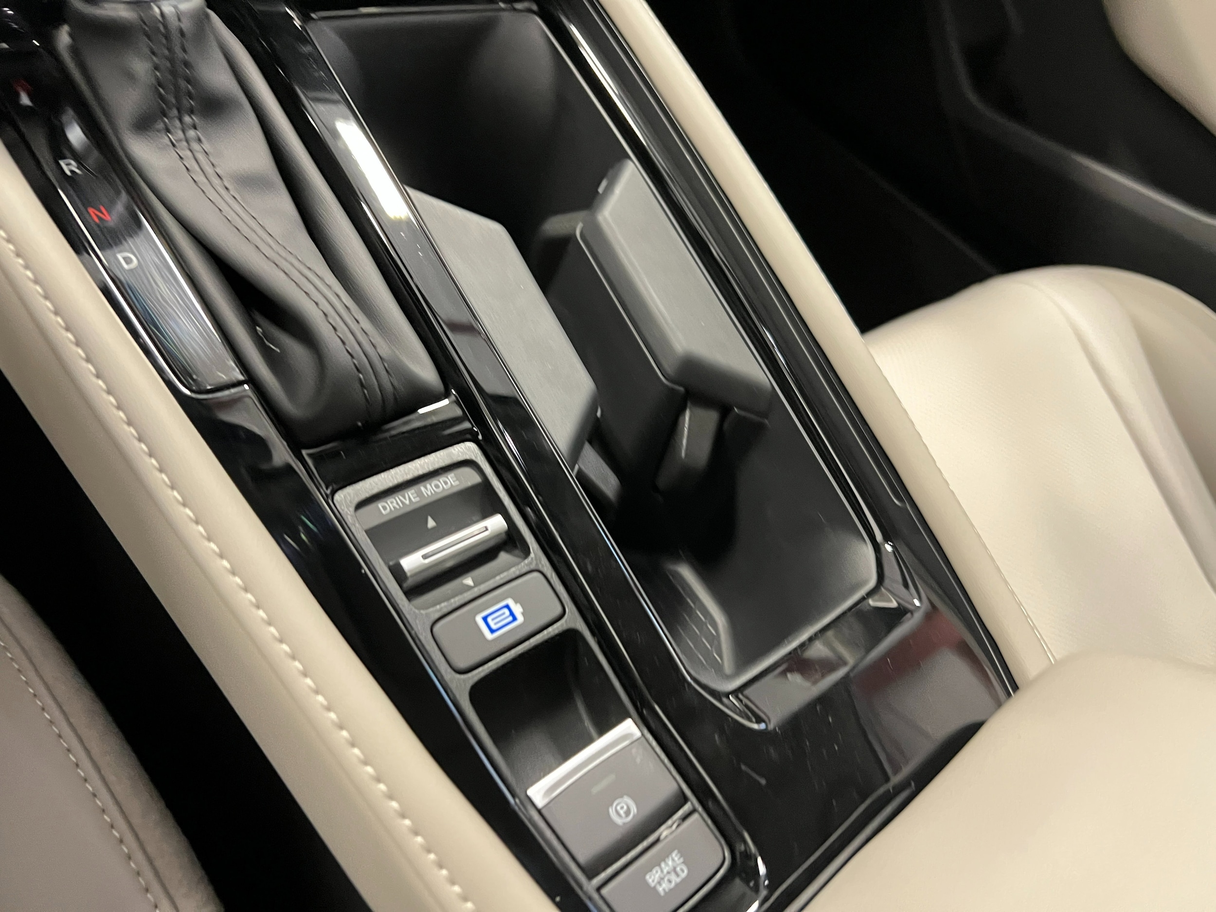 2025 Honda Accord Hybrid Touring - Photo 17