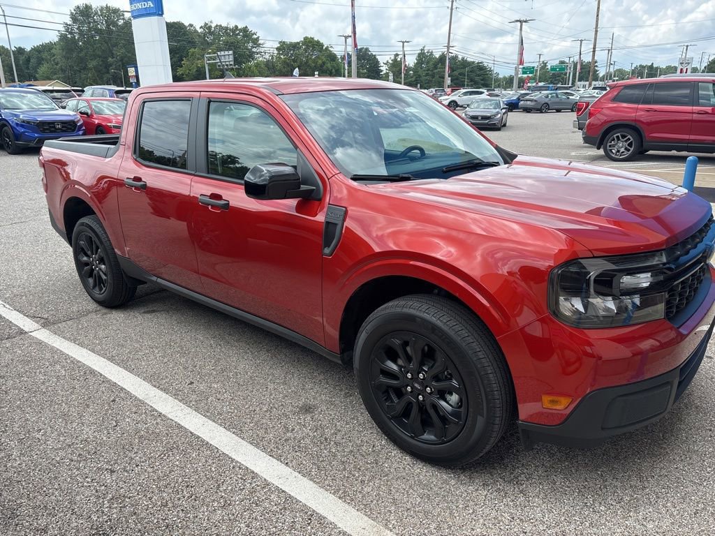 2024 Ford Maverick XLT photo 2