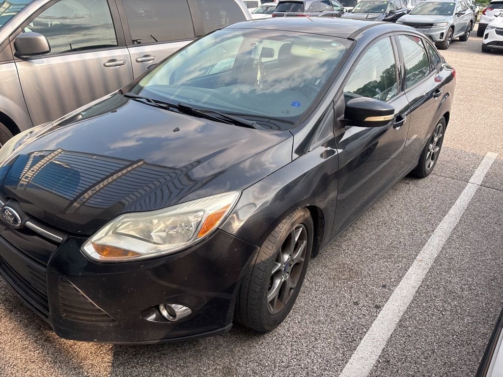Used 2014 Ford Focus SE with VIN 1FADP3F22EL206911 for sale in Evansville, IN