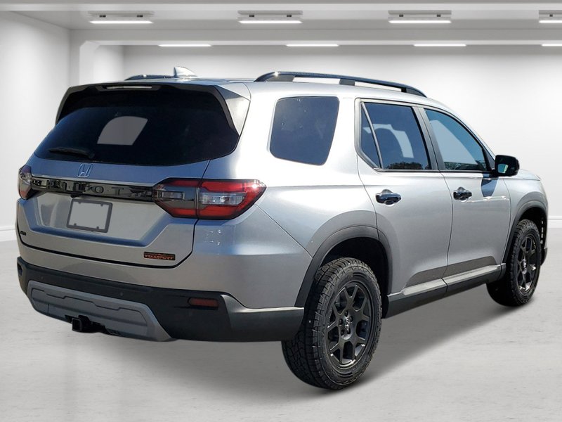 2025 Honda Pilot TrailSport photo 2