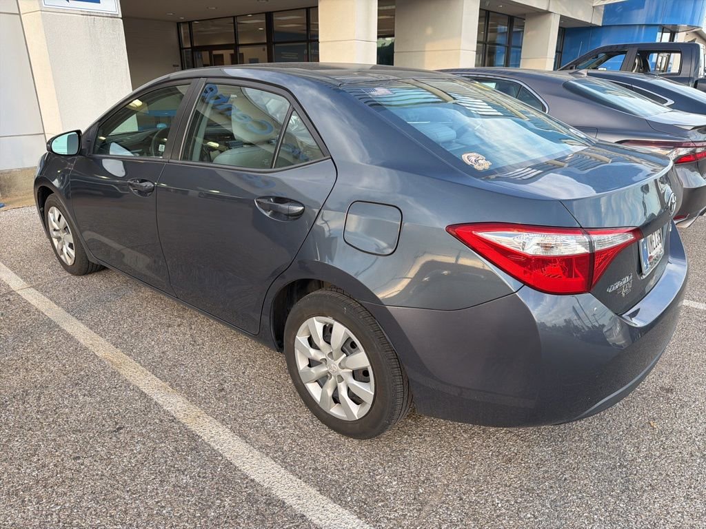 2015 Toyota Corolla LE photo 3