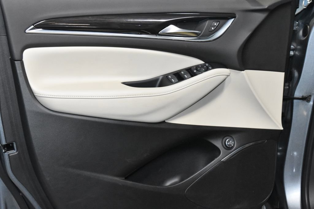 2021 Buick Enclave Essence photo 3