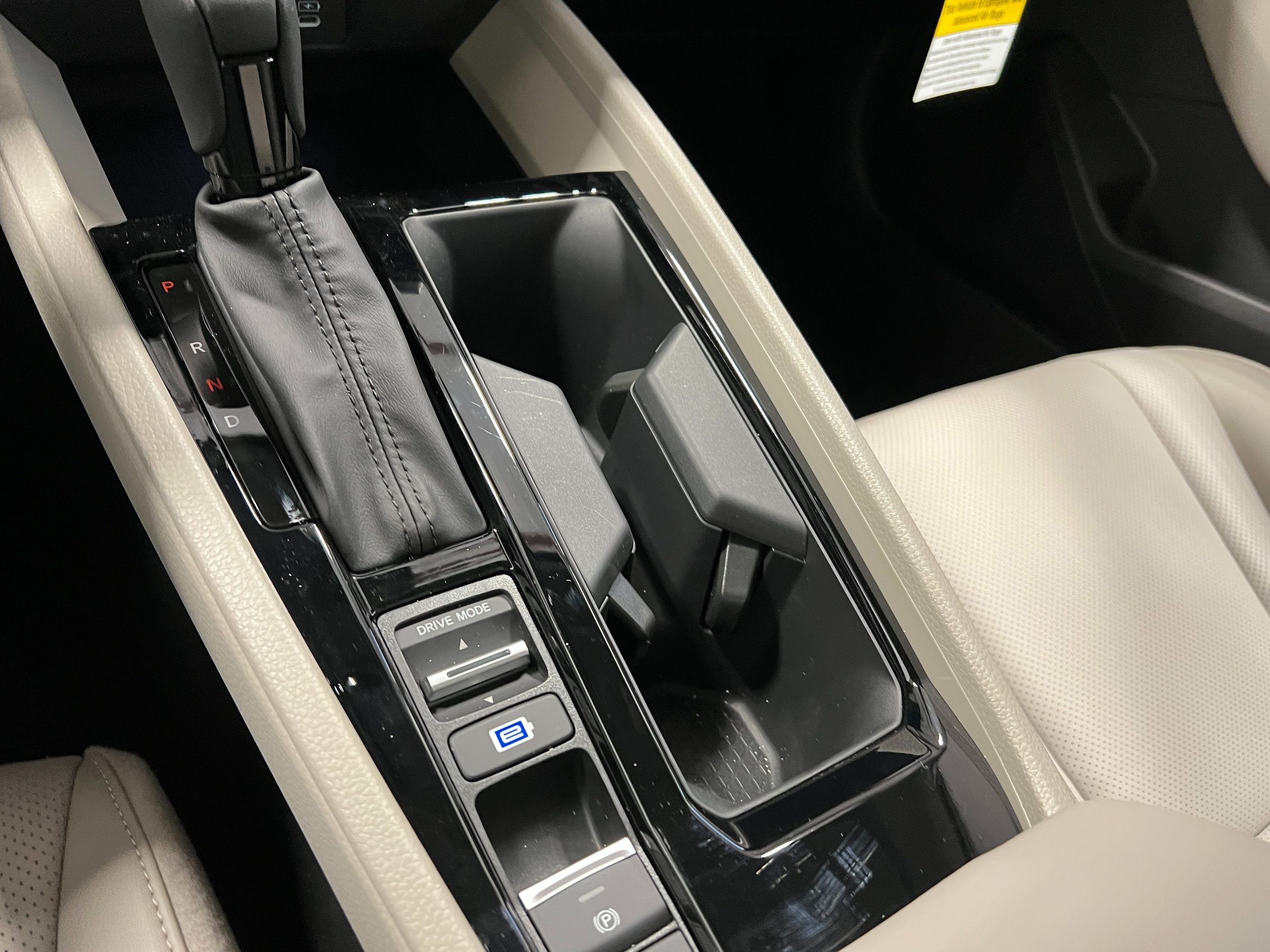 2025 Honda Accord Hybrid EX-L - Photo 19