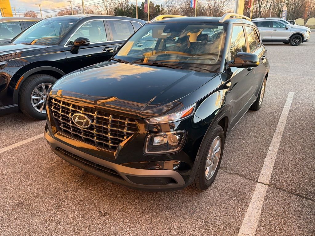 2020 Hyundai Venue SEL photo 3