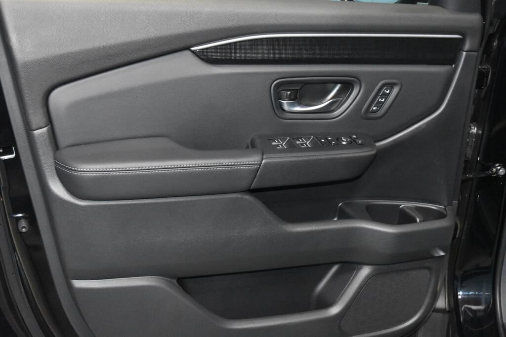 Used 2025 Honda Pilot Elite 4D Sport Utility