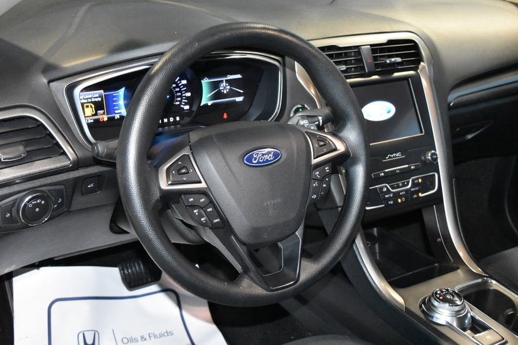 Used 2019 Ford Fusion SE with VIN 3FA6P0HDXKR196275 for sale in Evansville, IN