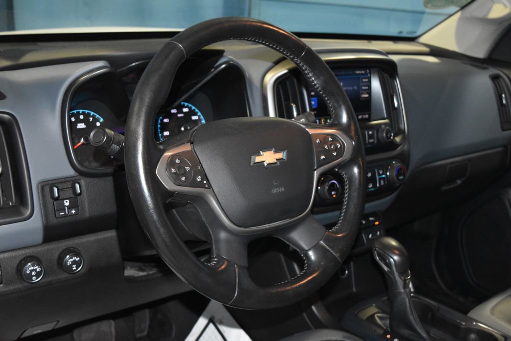 2022 Chevrolet Colorado Z71 photo 2