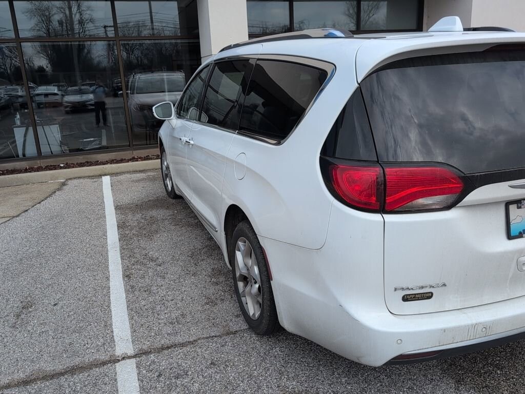 Used 2020 Chrysler Pacifica Limited 4D Passenger Van