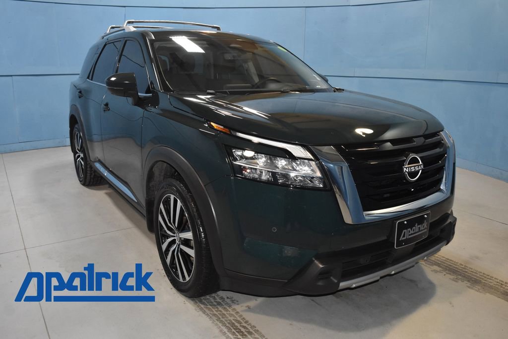 2024 Nissan Pathfinder Platinum's photo