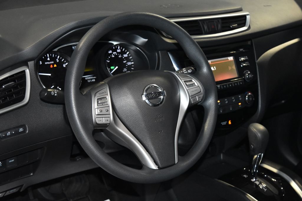 2016 Nissan Rogue S photo 3
