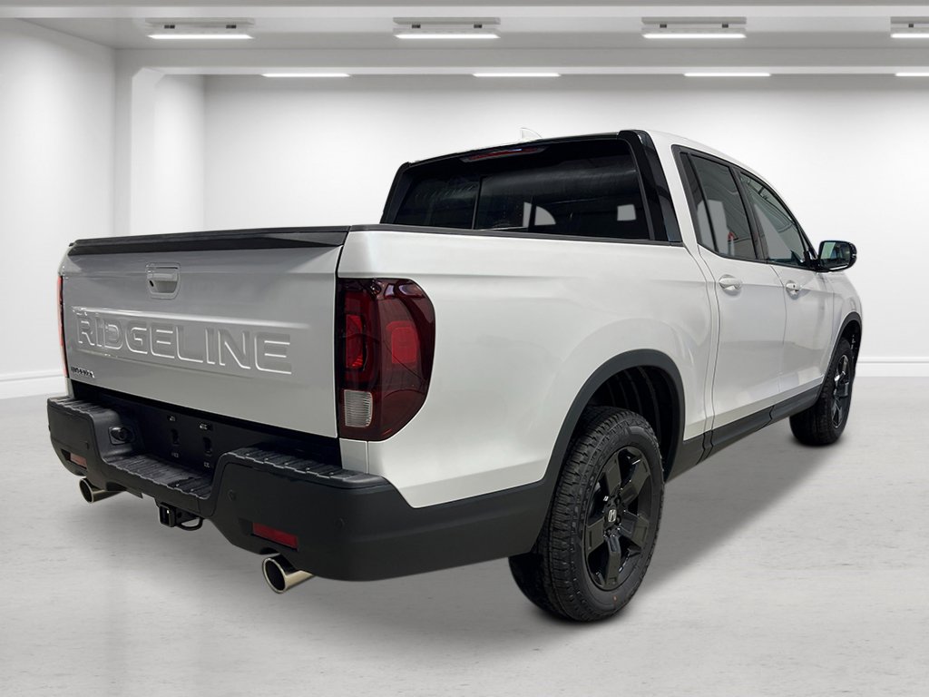 2026 Honda Ridgeline Black Edition photo 2
