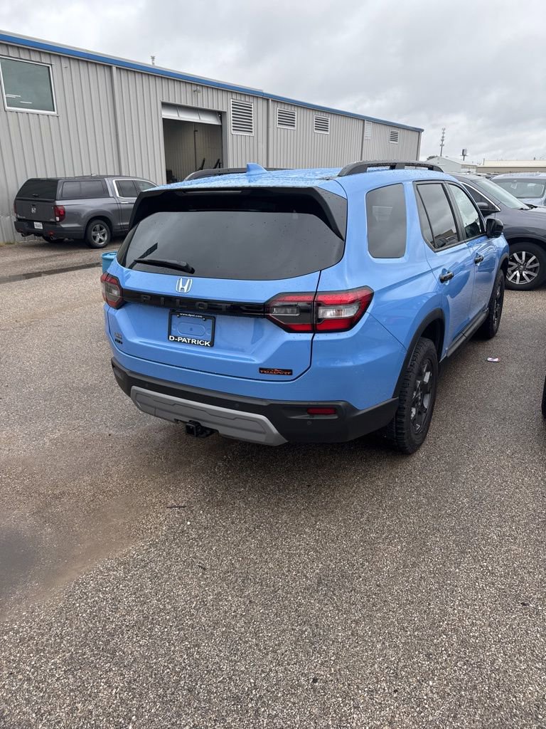 2025 Honda Pilot TrailSport Sport photo 2