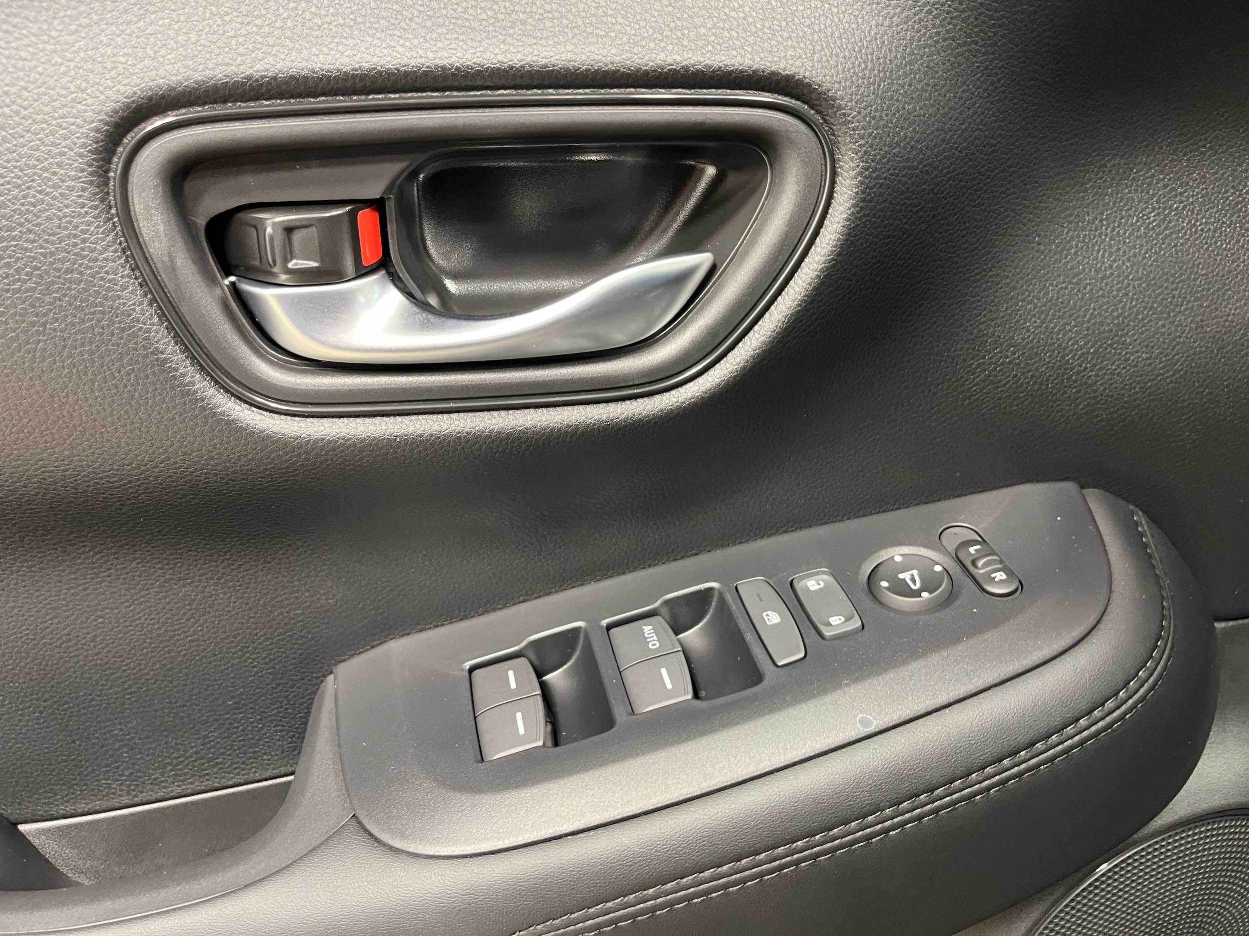 2026 Honda HR-V LX - Photo 12