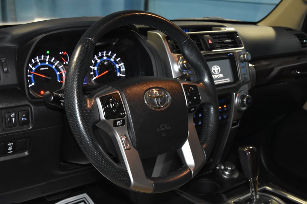 2016 Toyota 4Runner Limited photo 2
