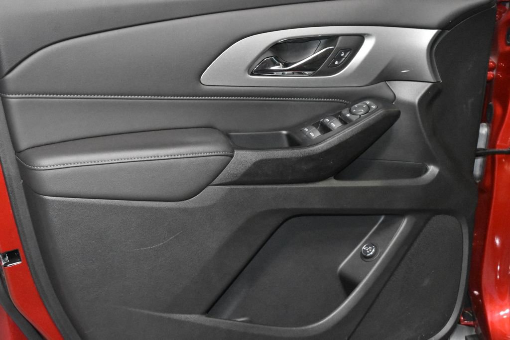 2023 Chevrolet Traverse 1LT photo 3