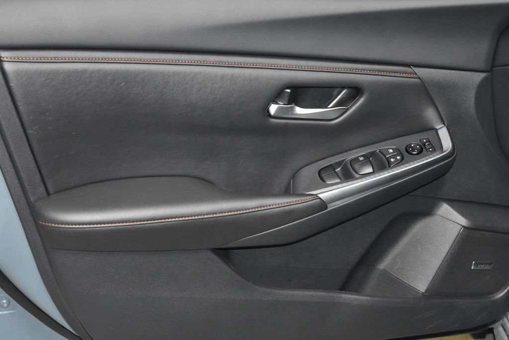 2025 Nissan Sentra SR Premium photo 3