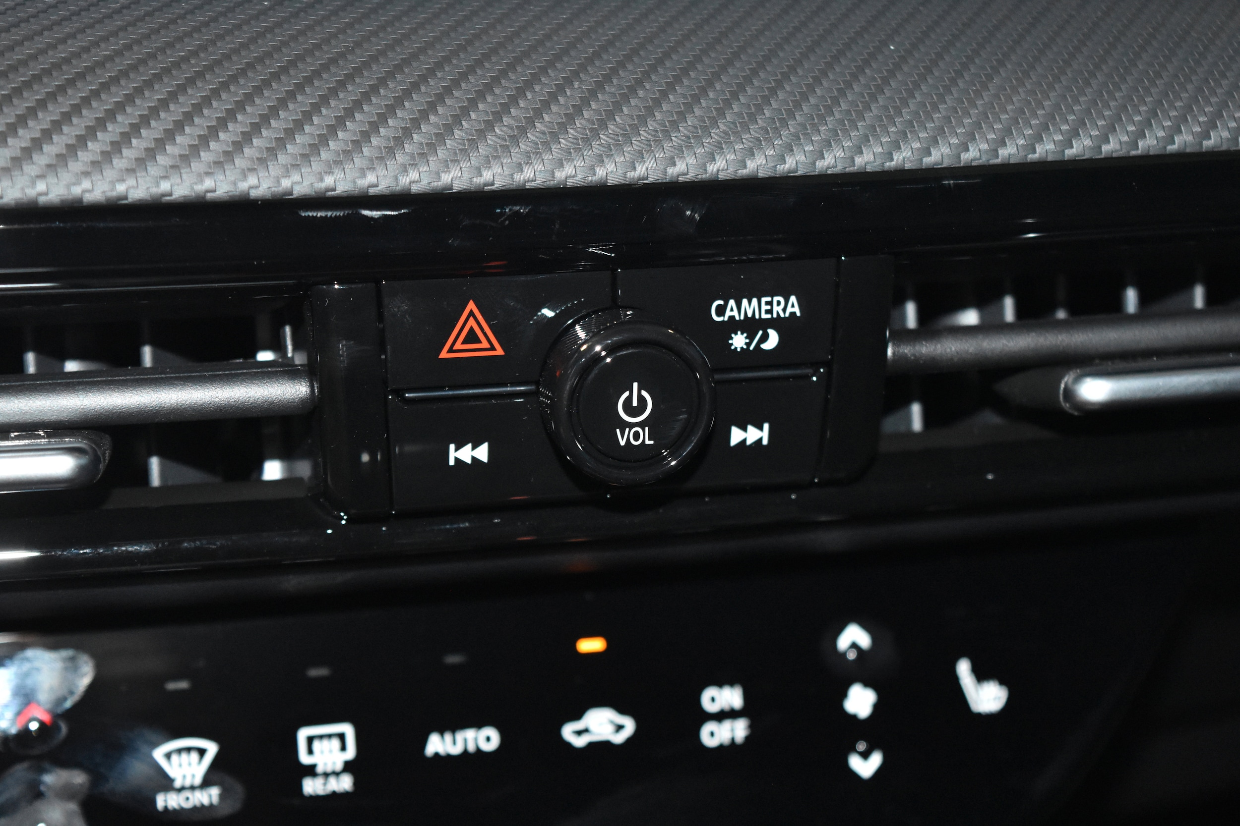 2026 Nissan KICKS SR AWD - Photo 10