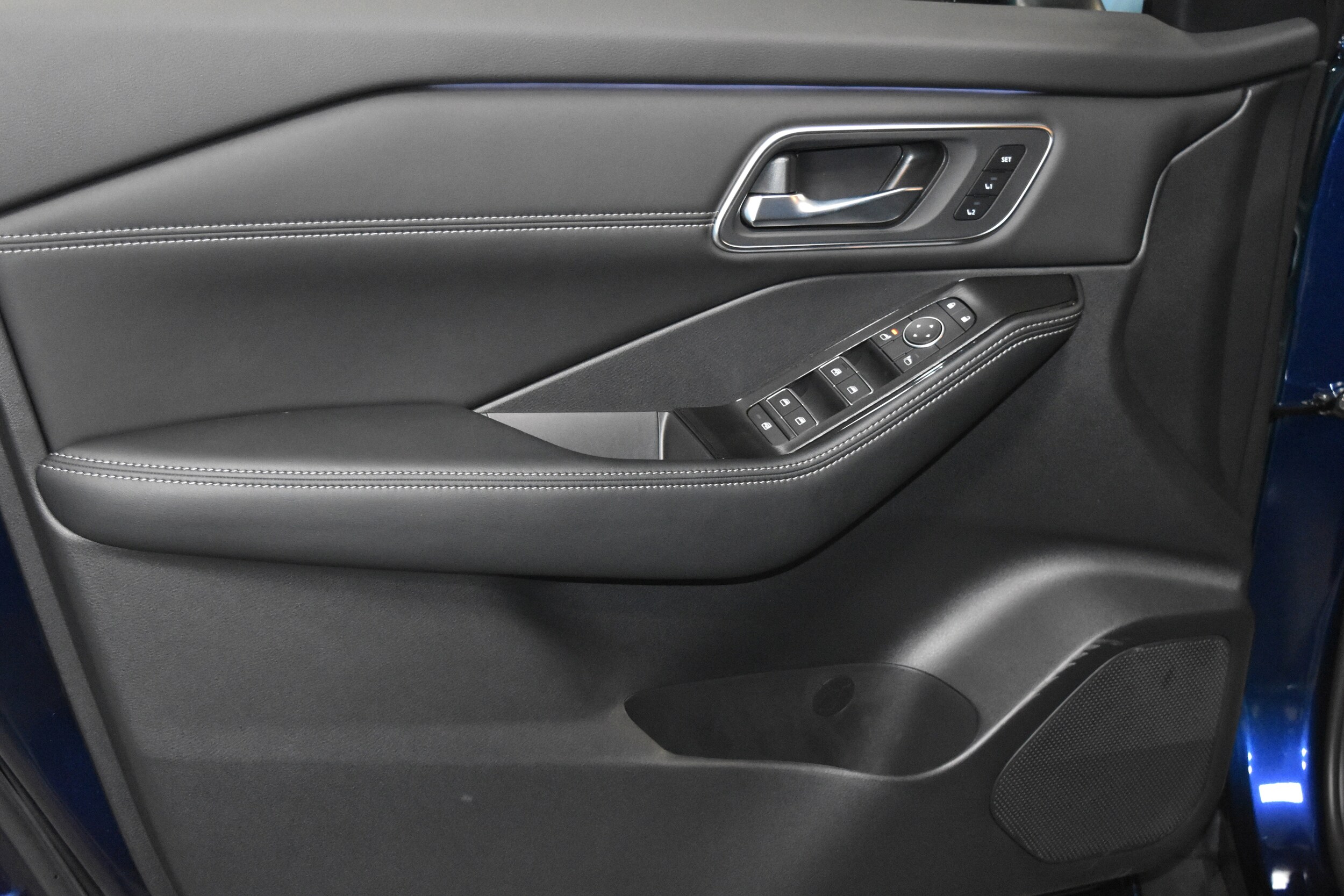 2026 Nissan Rogue Platinum photo 4