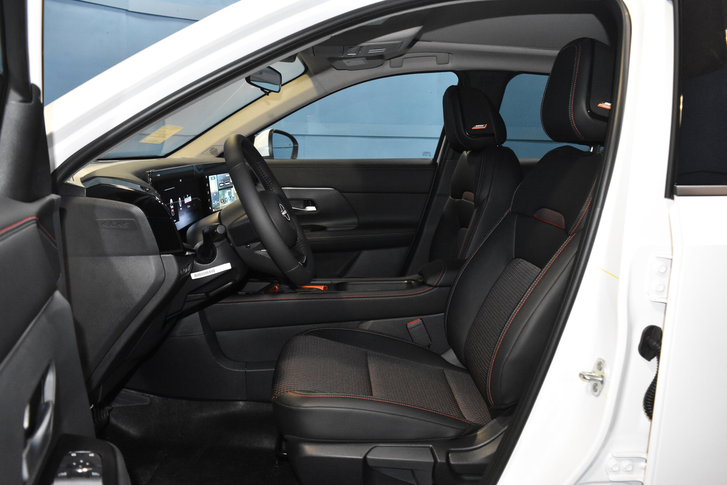 2025 Nissan Kicks SR AWD - Photo 5