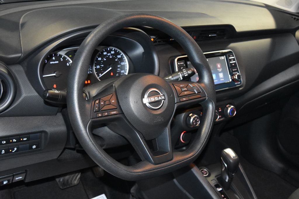 2024 Nissan Kicks S photo 2