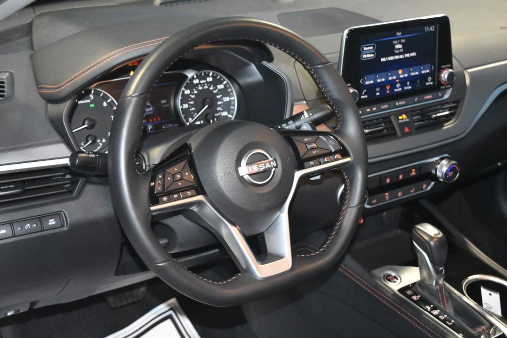 2025 Nissan Altima 2.5 SR photo 2