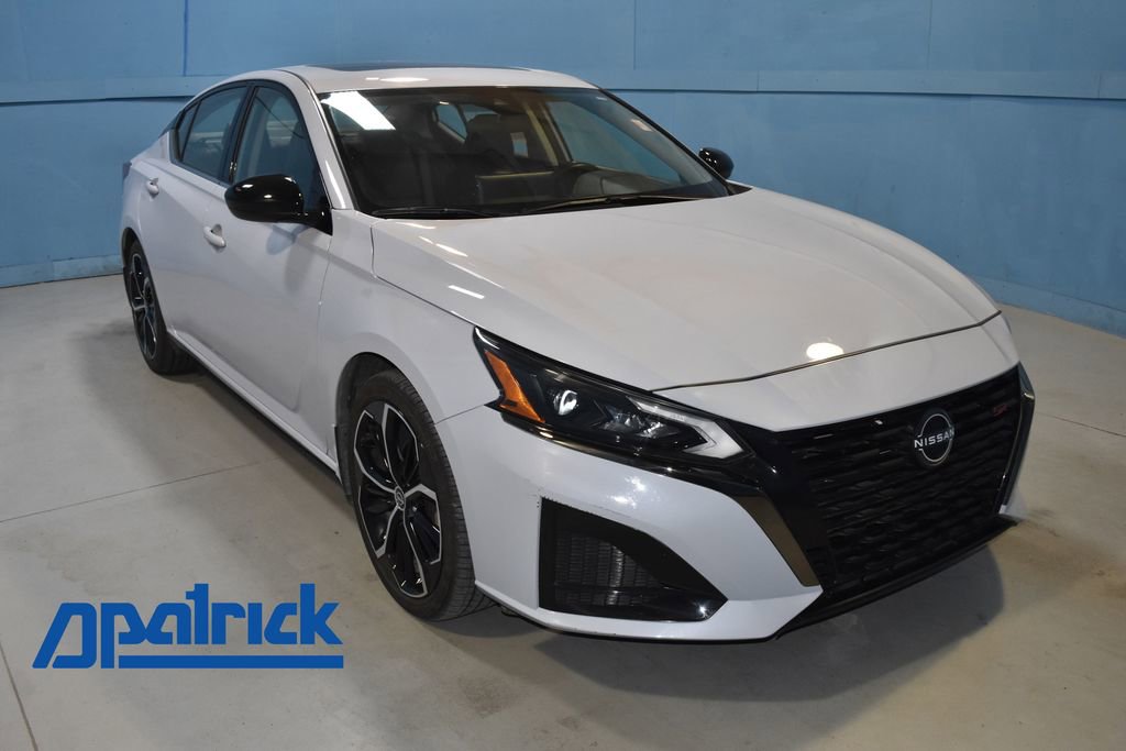 2024 Nissan Altima 2.5 SR photo 2