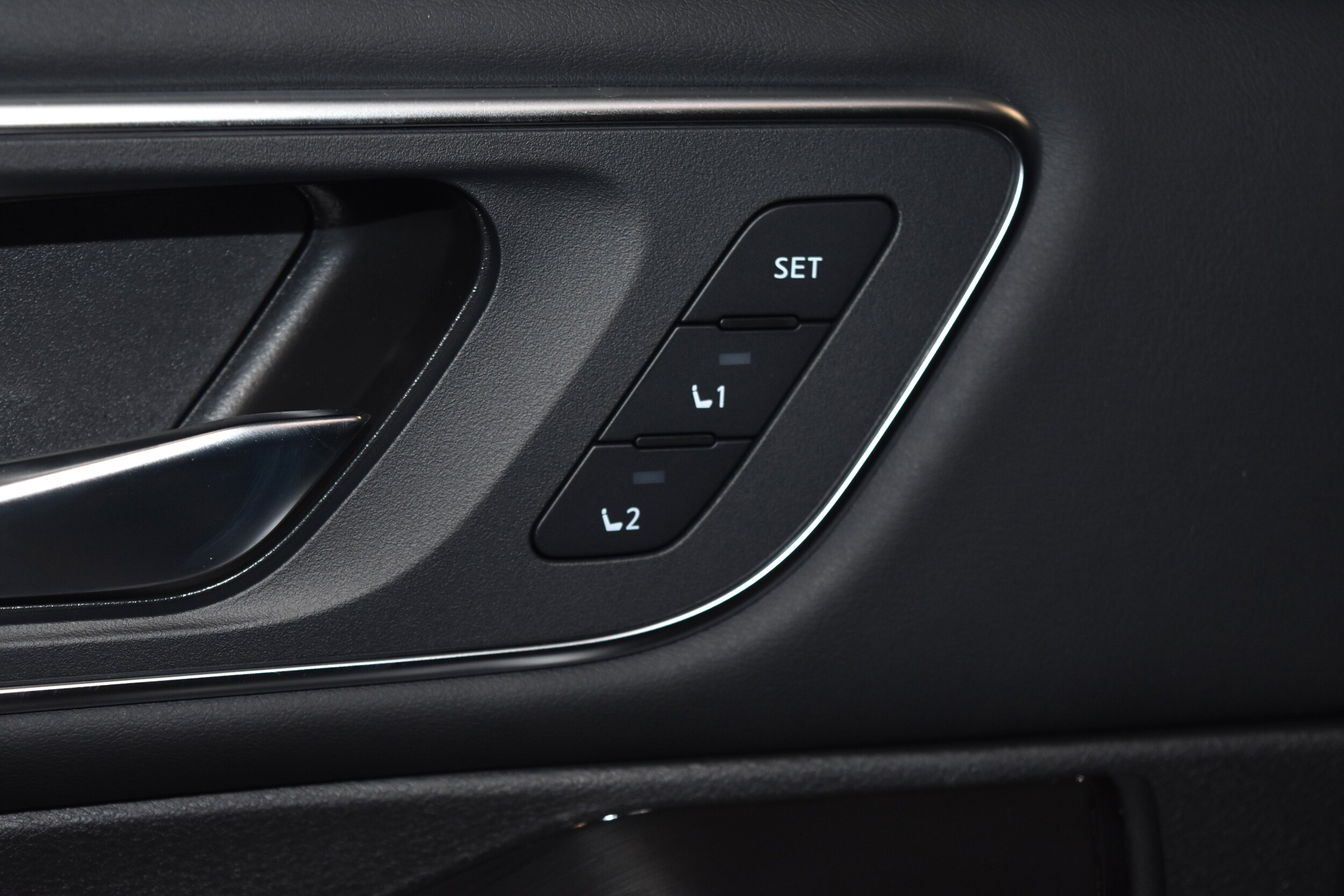 2026 Nissan Rogue Platinum photo 4