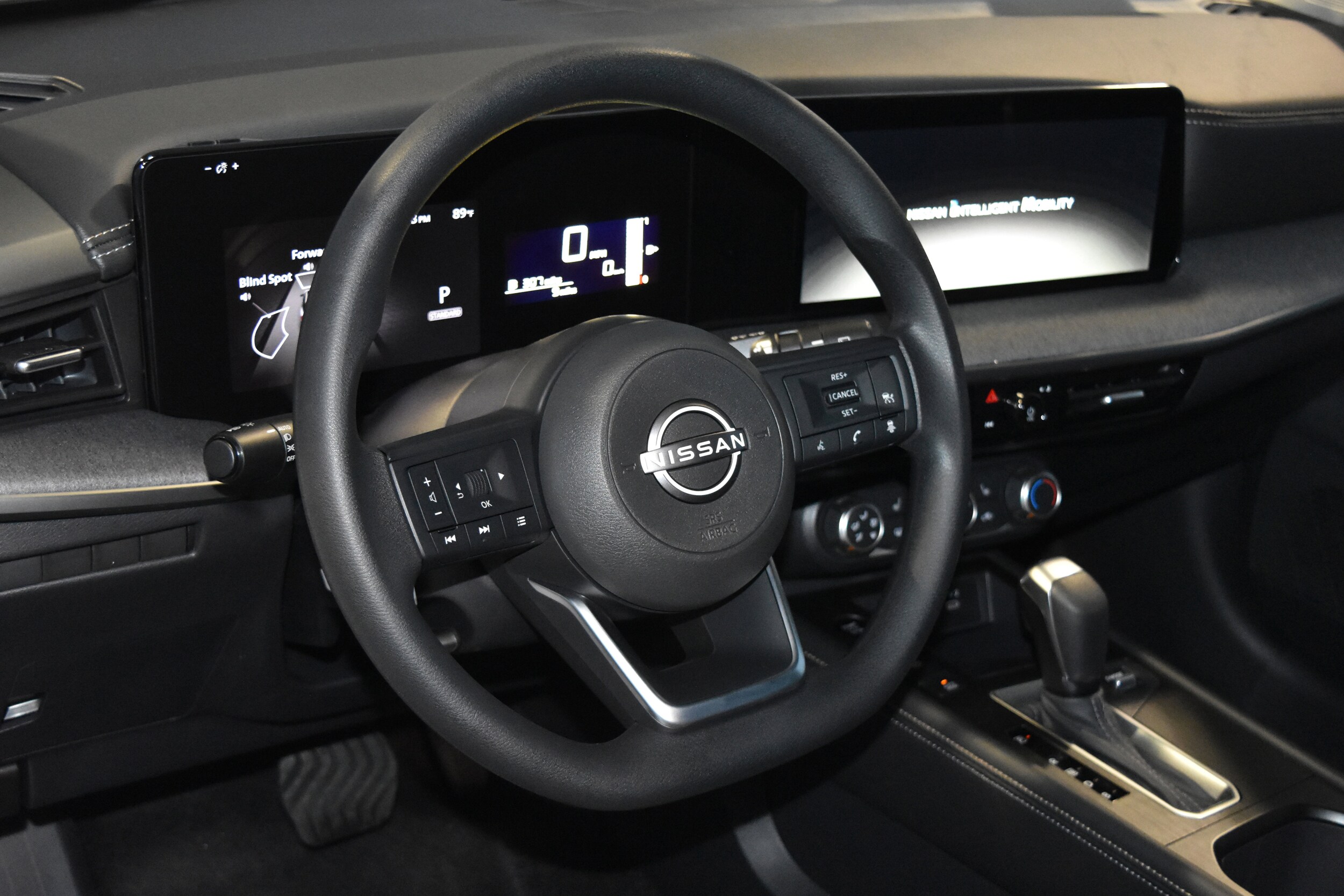 2025 Nissan Kicks SV photo 3