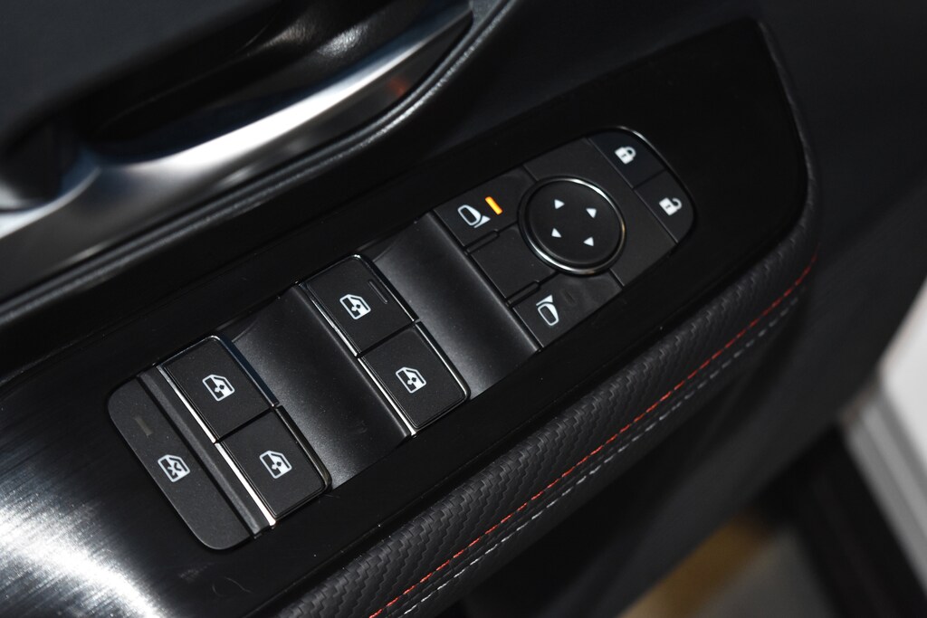 New 2026 Nissan Kicks SR SUV