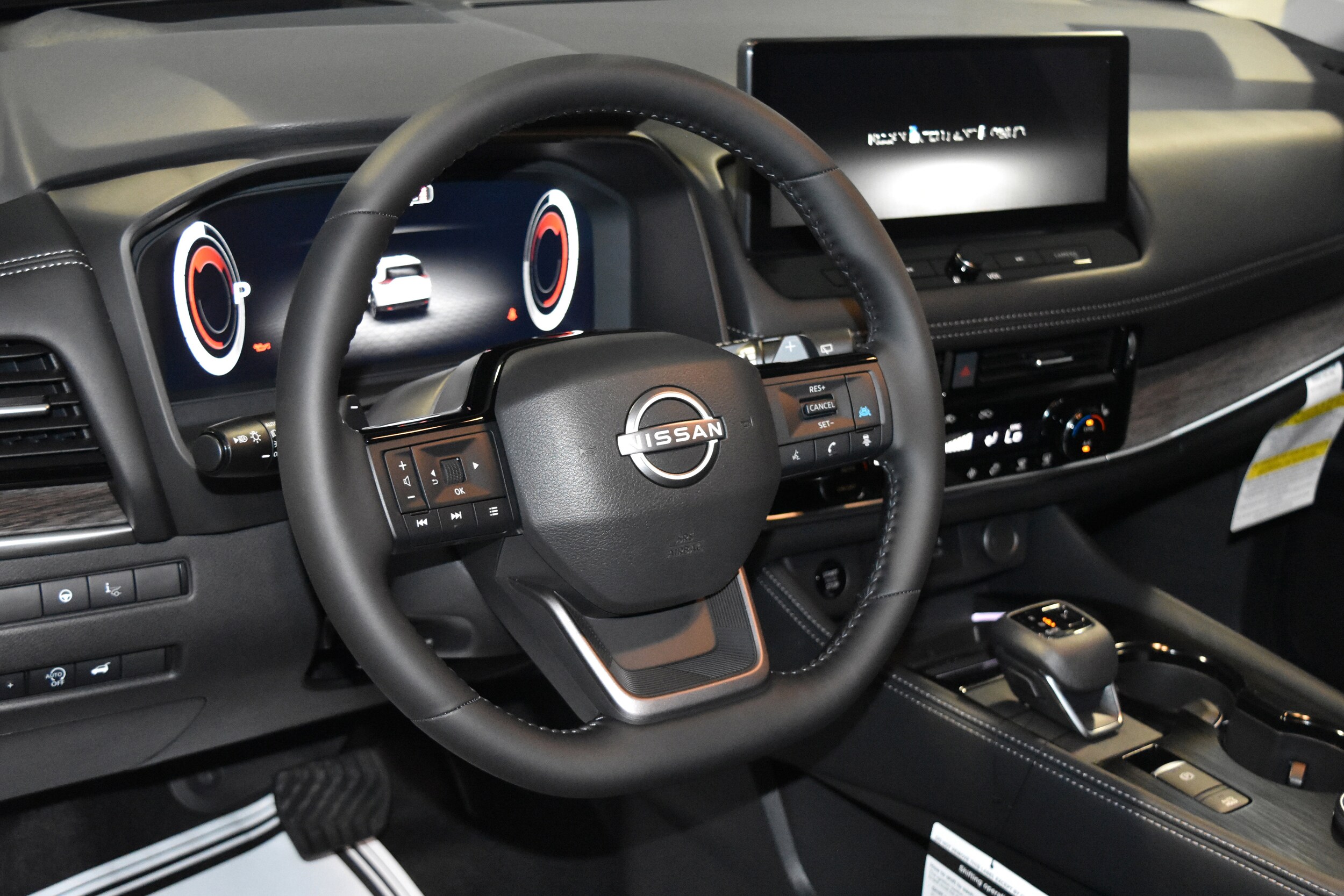 2026 Nissan Rogue Platinum photo 3
