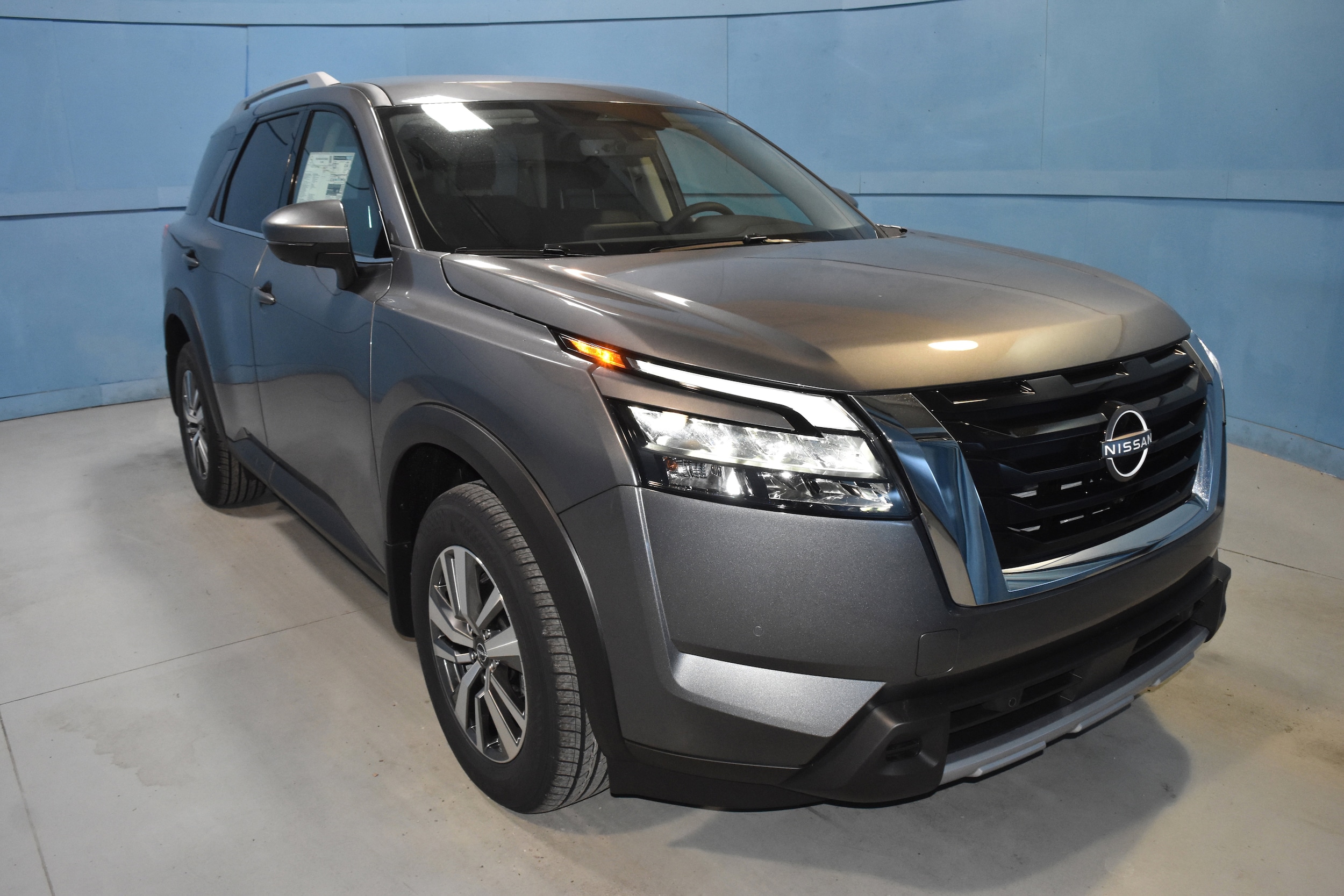 2025 Nissan Pathfinder SL's photo