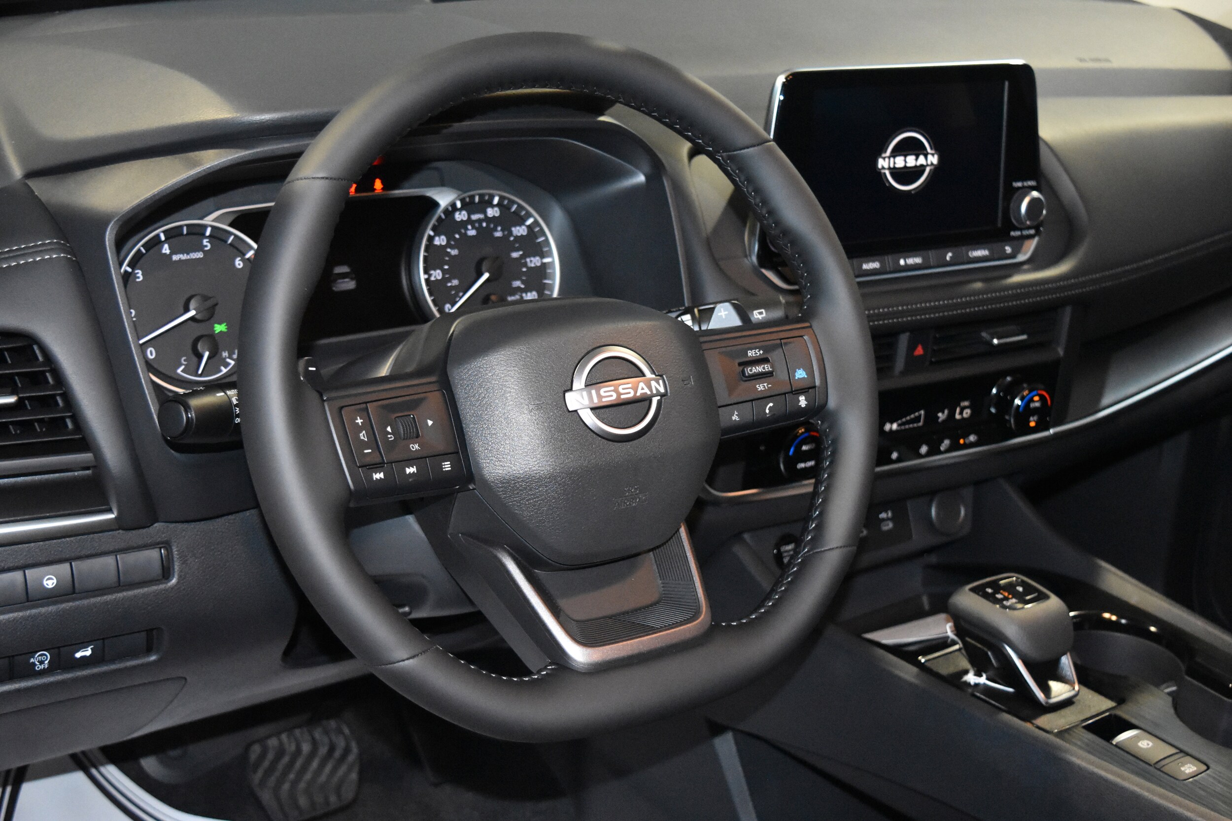 2026 Nissan Rogue SV photo 2