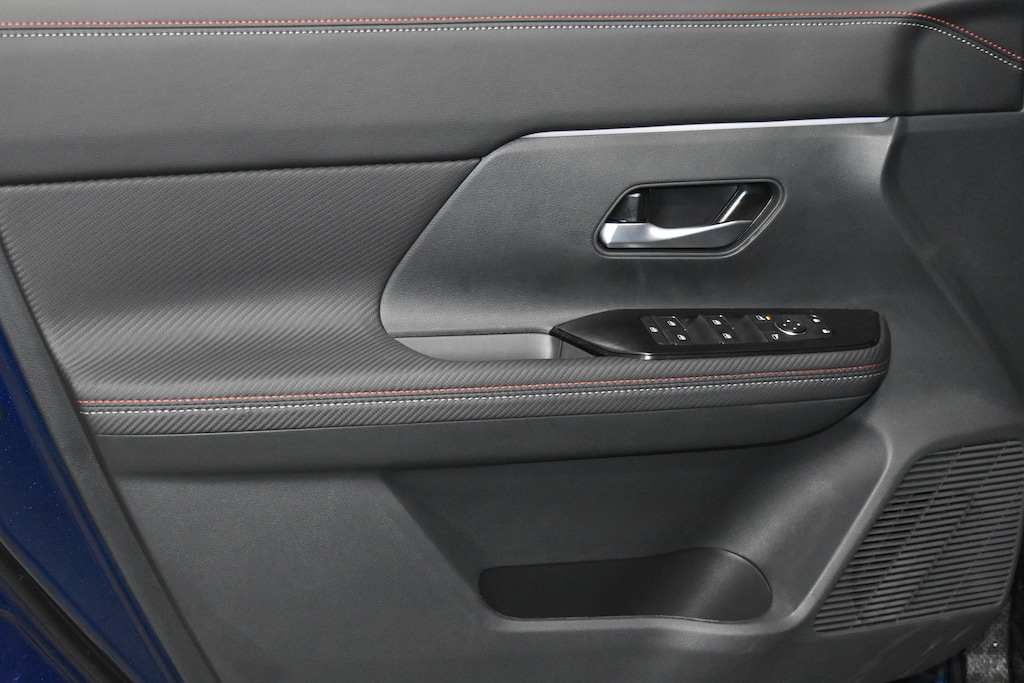 New 2026 Nissan Kicks SR SUV