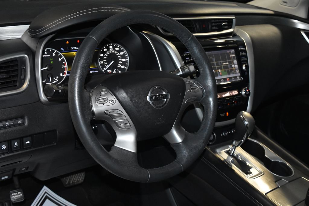 2017 Nissan Murano Platinum photo 2